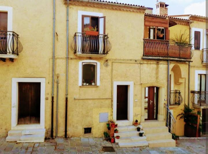 Le Origini Casa In Borgo Tipico Lucano Trivigno Екстериор снимка